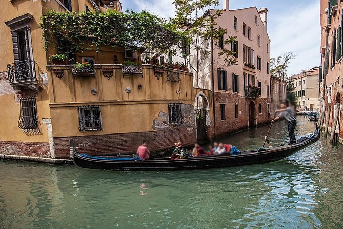 Venice Gondola Experience - Rain, High Tide, and Cancellations: How to Think About Weather