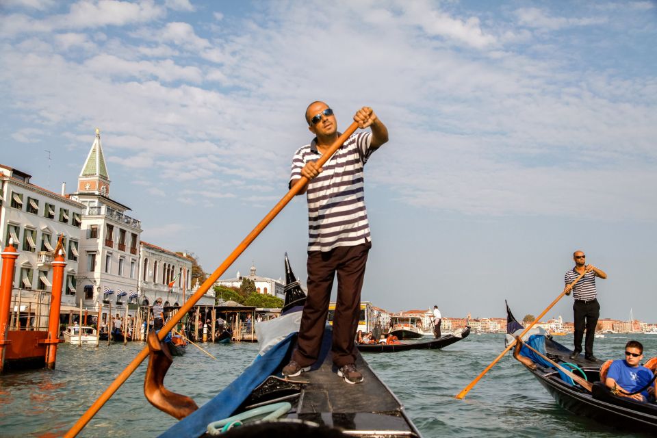 Venice: Gondola Ride with Live Guide or Audio Guide - Should you book this Venice gondola ride?