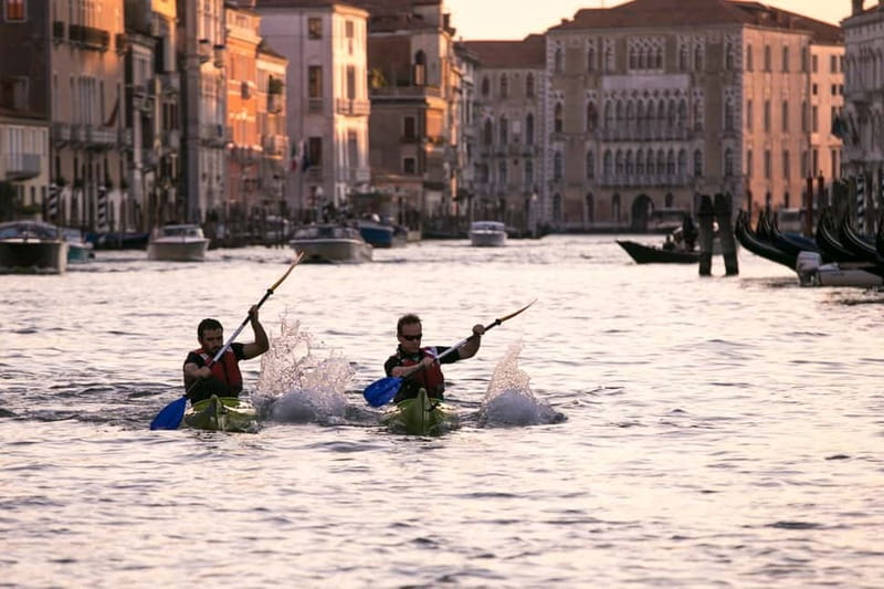 Venice: Guided Canal Kayak Tour at Day, Night, or Sunset - Day vs Sunset vs Night: Choosing the Venice Feeling You Want