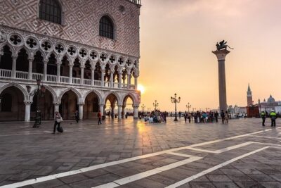 Venice in a Day: The Main Highlights of the City - St. Mark’s Basilica: Mosaics, Relics, and the Dress Code Reality