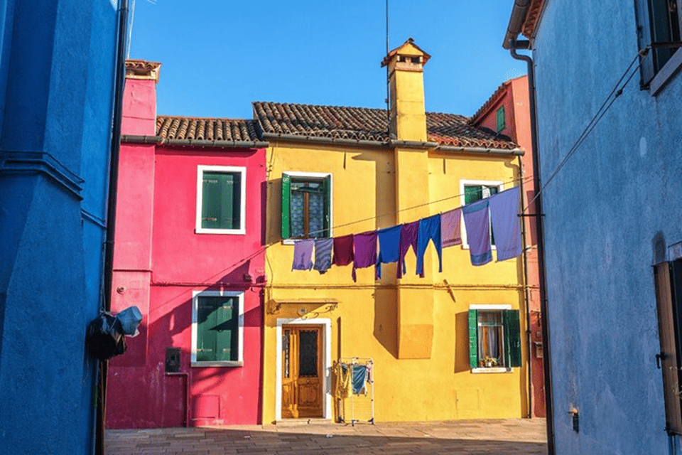 Venice Islands: Murano Glass & Burano Colors Guided Visit - Burano stop 1: the colorful houses, the lace atmosphere, and photo time