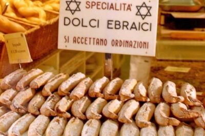 Venice: Jewish Ghetto & Cannaregio Area Food Tour: Pasta Wine Gelato and More! - Meeting at Gam Gam Goodies: The Start That Keeps You Oriented