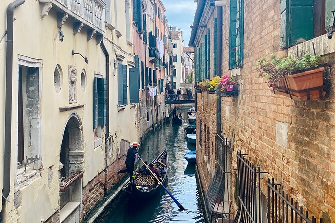 Venice: Jewish Ghetto & Cannaregio Area Food Tour: Pasta Wine Gelato and More! - Cannaregio for About 3 Hours: Where the Night Starts to Feel Like Dinner