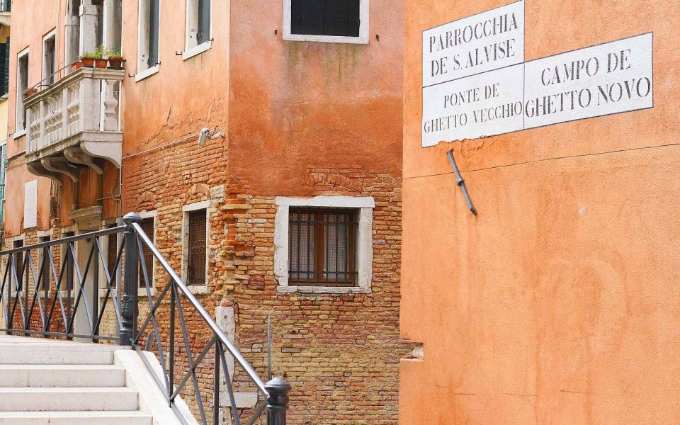 Venice: Jewish Ghetto Walking Tour with Synagogue Visits - Ghetto Nuovo to Ghetto Vecchio: reading the neighborhood on foot