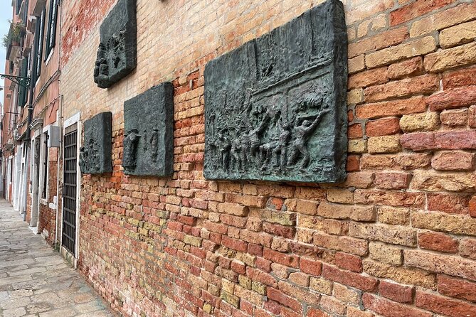 Venice: Jewish Ghetto Walking Tour with Synagogues Visit - The Napoleonic shift and why the ghetto still feels Jewish