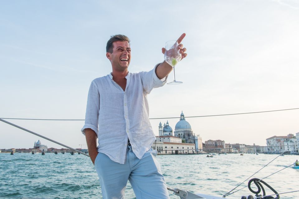 Venice: Lagoon Catamaran Cruise with Music and Drinks - Spritz, prosecco, and music that keeps the mood right