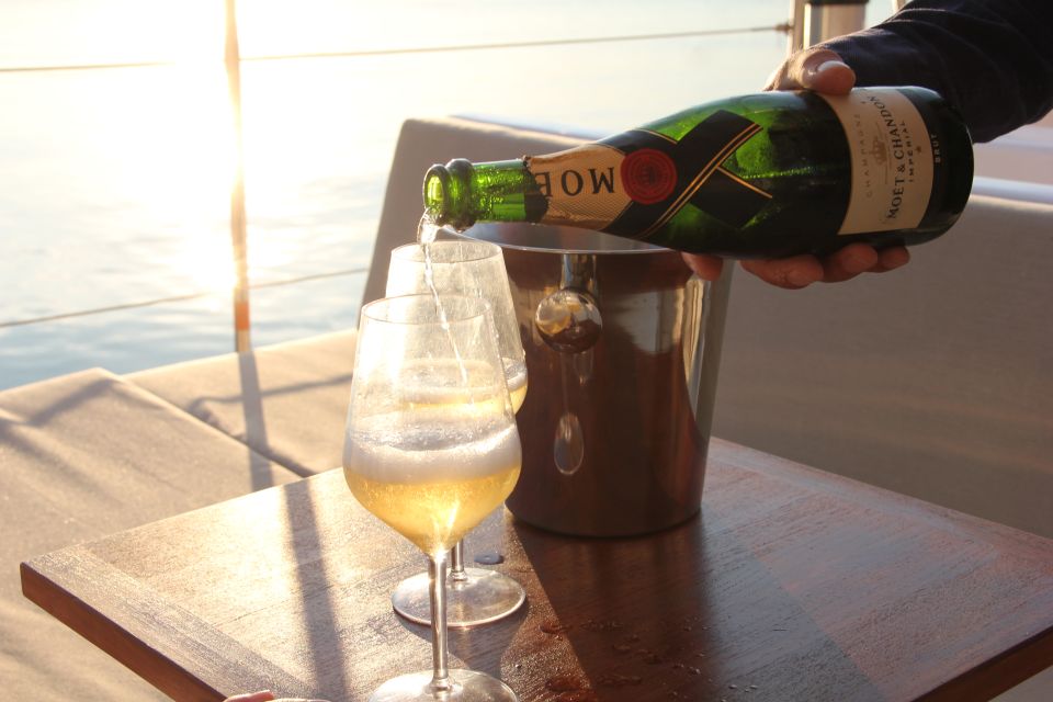 Venice: Lagoon Catamaran Cruise with Music and Drinks - FAQ