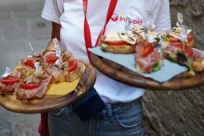 Venice Like a Local: Food, Wine & Spritz Tour with Traghetto Ride - Cannaregio to Strada Nova: ease in with local bars, not tourist lanes