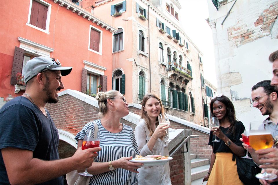 Venice: Local Secrets of Venice Tapas & Wine Walking Tour - Stop 2 and the extra hotspots: how the tastings build