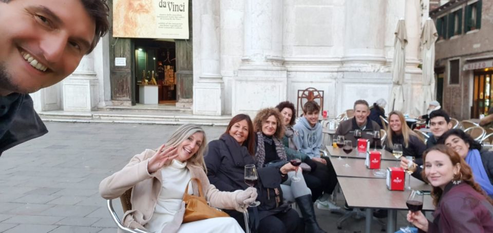 Venice: Local Secrets of Venice Tapas & Wine Walking Tour - Starting at Enoteca Al Volto: the perfect first move