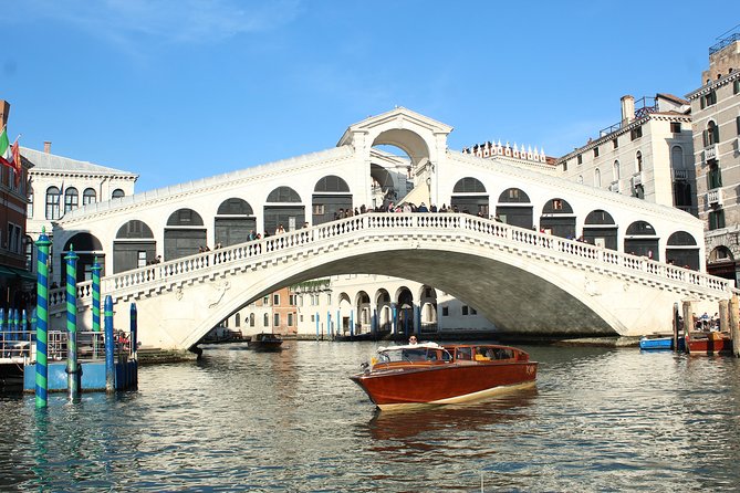 Venice Marco Polo Airport Private Arrival Transfer via Motorboat - First Contacts at Marco Polo: Meet-and-Greet That Cuts the Chaos