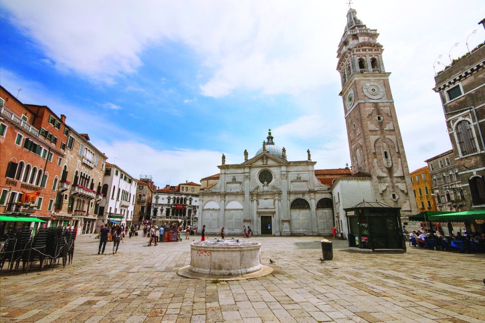 Venice: Morning Walking Tour - A morning Venice walk works because the city hasn’t caught up yet