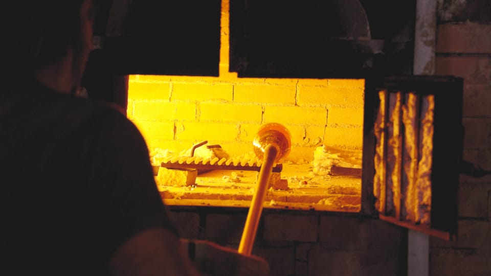 Venice: Murano Glass Factory Guided Tour with Prosecco - Private group feel: when it matters (and when it might not)