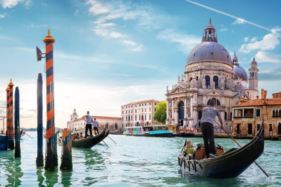 Venice: Must-See Attractions Walking Tour - Palazzo Contarini del Bovolo: Photo-Ready Venice with a Local Guide’s Focus