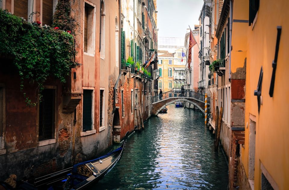 Venice: Off the Beaten Path Private Gondola Ride - The 2-Hour Full Itinerary: St. Mark’s Square, Bridge of Sighs, and Basilica della Salute