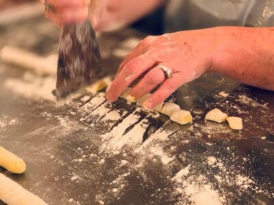 Venice: Pasta and Tiramisu Cooking Class with Wine - Fresh pasta in Dorsoduro: fettuccine and ravioli, step by step