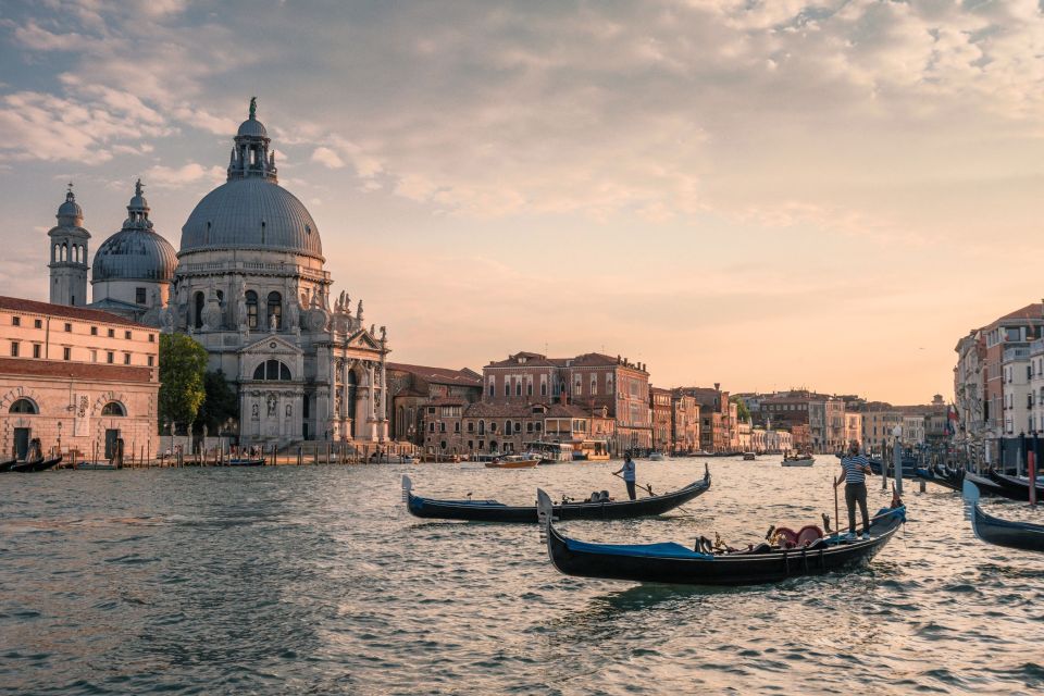 Venice : Private Custom Walking Tour With A Local Guide - Your route: iconic monuments outside, local streets, and optional museum time