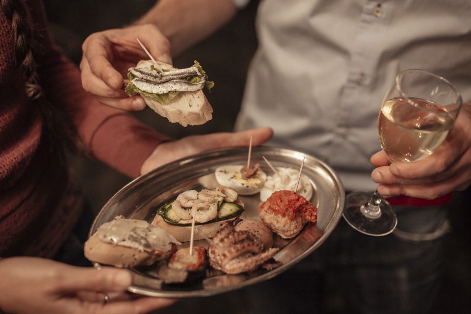 Venice: Private Food Tour – 10 Tastings with Locals - Fish market stop: the Venice seafood education
