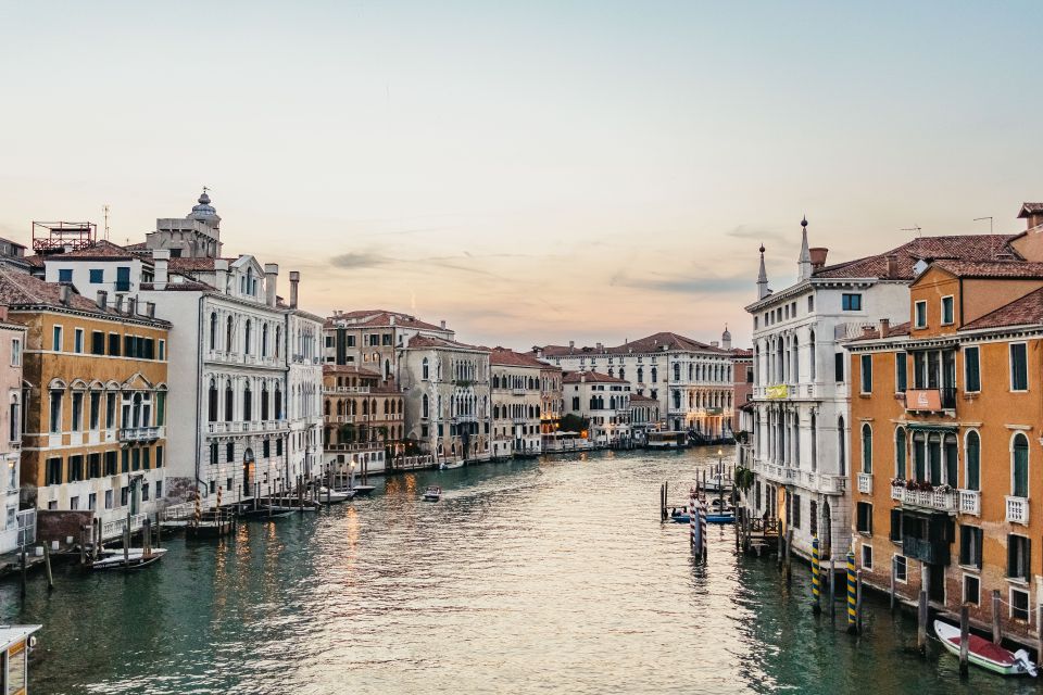 Venice: Private Tour with a Local Guide - Key things you’ll notice right away
