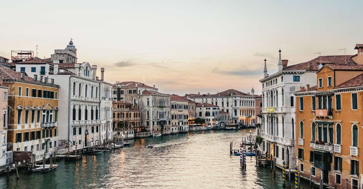 Venice: Private Tour with a Local Guide - Meeting Your Guide at Your Door in Venice
