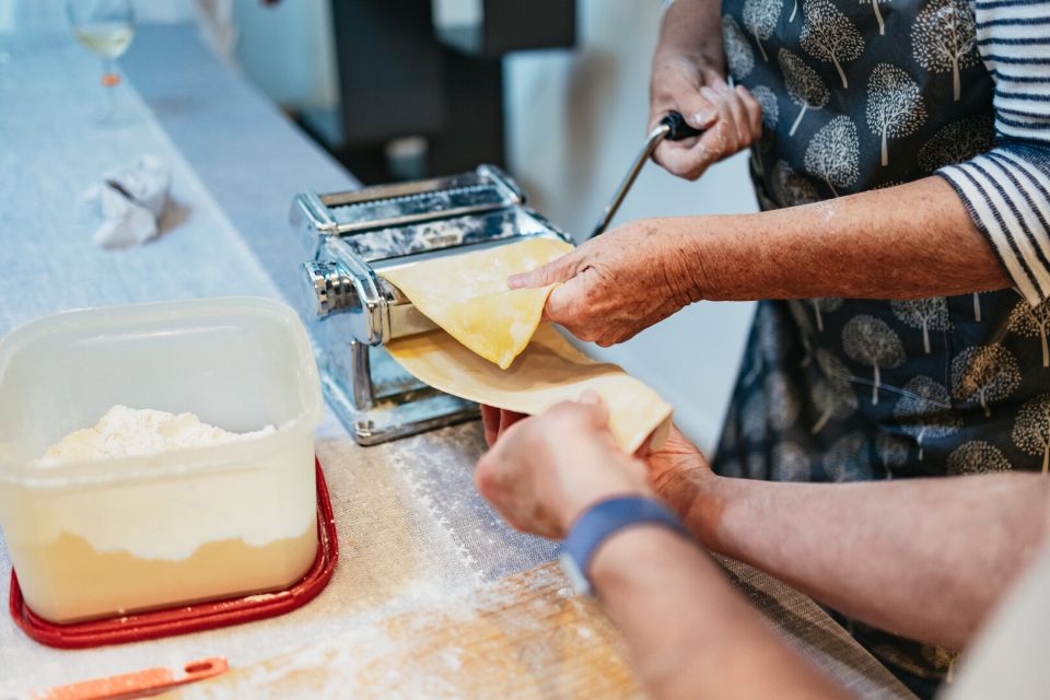 Venice: Rialto Market Tour, Cooking Class, and Lunch - Hands-on cooking in a real home kitchen