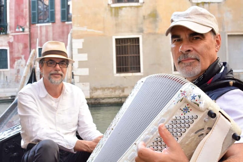 Venice: Romantic Shared Gondola Serenade on the Grand Canal - Key Things You’ll Notice On This Serenade Gondola