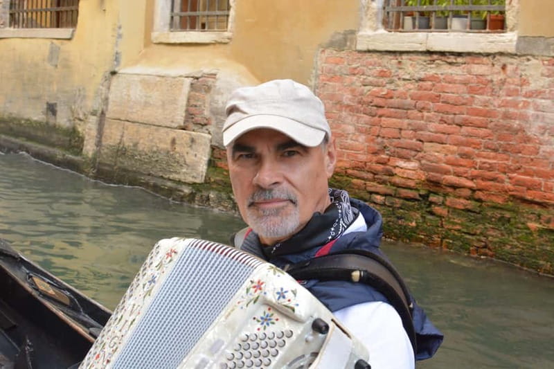 Venice: Romantic Shared Gondola Serenade on the Grand Canal - Gondola Gallery: Tools, Cross-Sections, and Why It’s More Than a Museum Stop