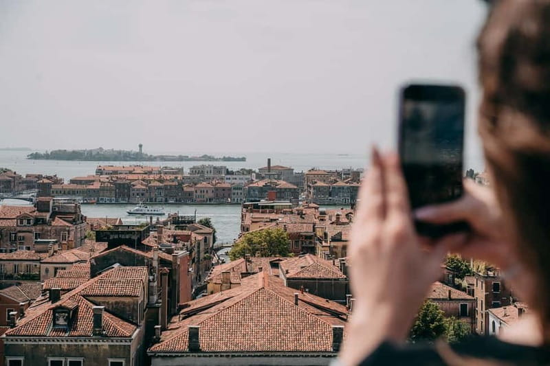 Venice: Rooftop Terraces Tour with Prosecco - Stop 2 Rooftop Terrace: Photo Time Over the Water