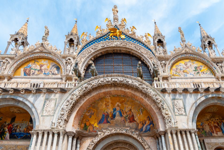 Venice: Saint Mark's Basilica Guided Tour - Piazza San Marco First: Learn the Backstory While You’re Still Outside
