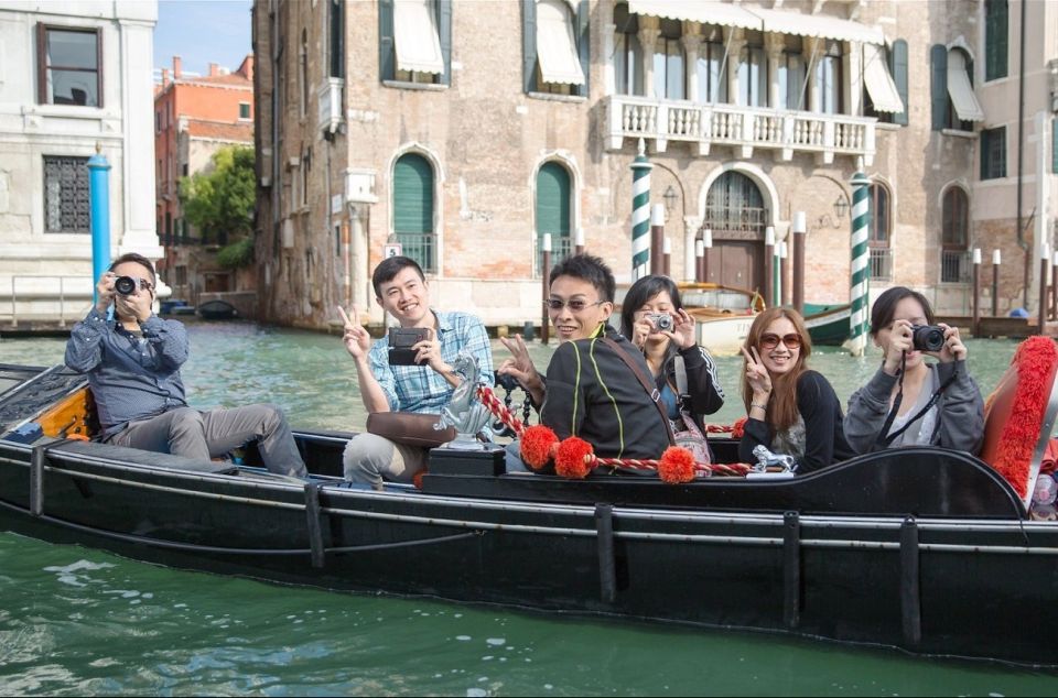 Venice Shared Gondola Ride - Getting to Calle larga de l’Ascension is the real “tour”