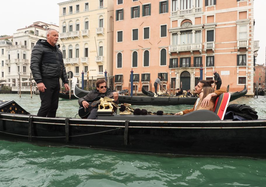 Venice: Shared Gondola Ride and Serenade - Key Things I’d Bet On