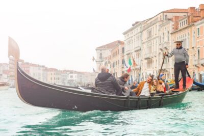 Venice: Shared Gondola Ride and Serenade - Shared Gondolas and the Music Setup: How the “serenade” works in practice