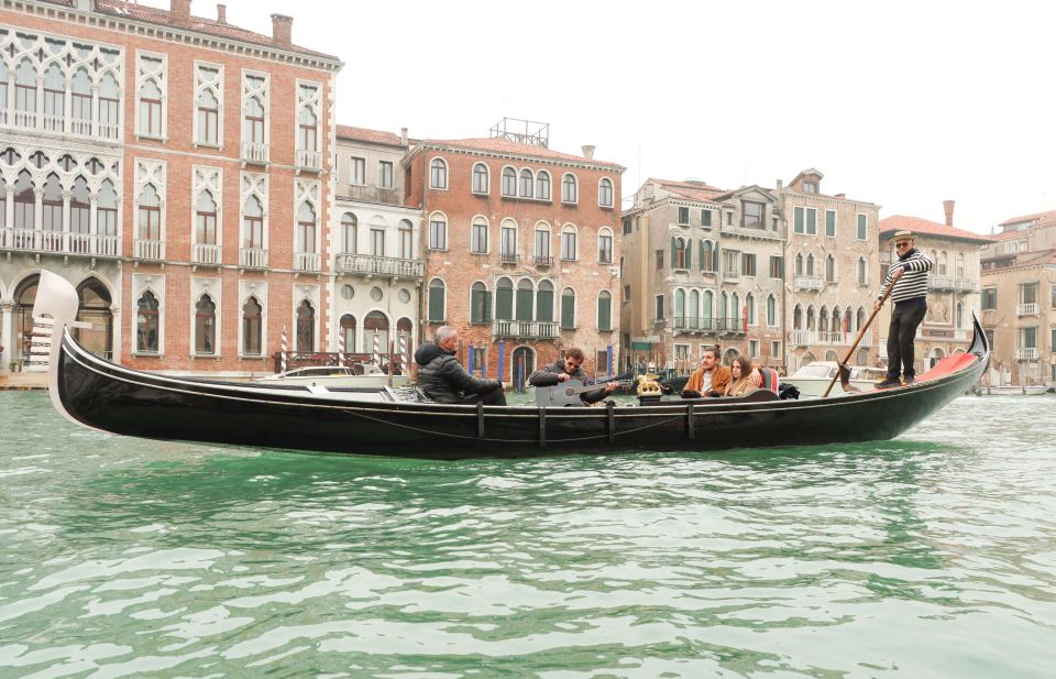 Venice: Shared Gondola Ride and Serenade - Getting the Most From a Short Ride: How to think about it