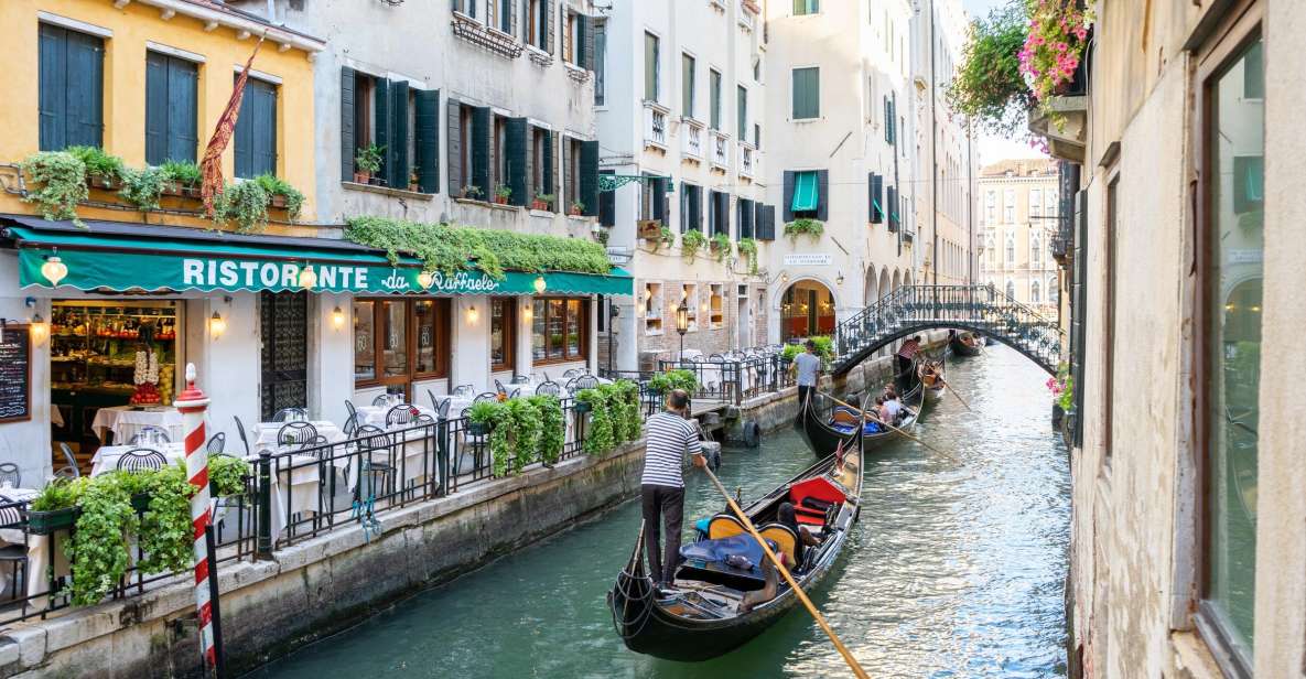 Venice: Shared Gondola Ride through the Lagoon City - Key things to know before you go