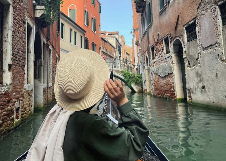 Venice: Shared Gondola Through breathtaking Bridge of Sighs - Glide Past the Bridge of Sighs: The Route You’ll Remember