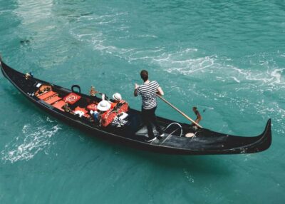 Venice: Shared Gondola Through breathtaking Bridge of Sighs - The 15-Minute Walking Start and Skip-the-Line Payoff