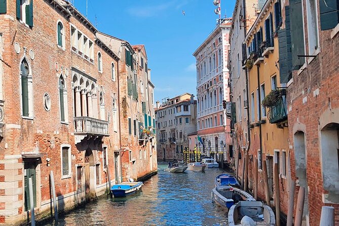 Venice Sightseeing Small Group Walking Tour with a Local Guide - Piazza San Marco: Ending at the Right Place to Keep Exploring