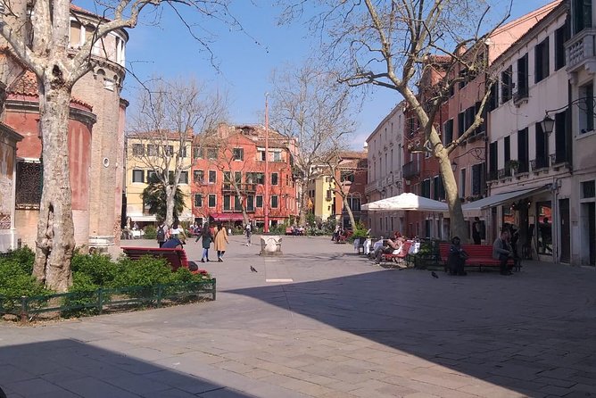 Venice Small Group Walking Tour of Most-Famous Sites &Attractions - Group Size, Audio, and Pace on Narrow Venice Streets