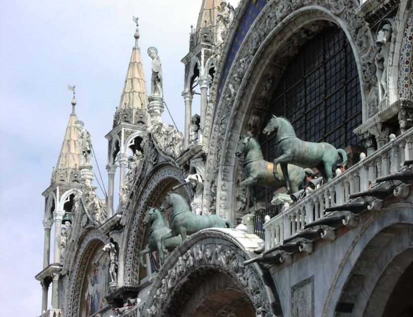 Venice St. Mark's Basilica Guided tour & optional Pala d'Oro - Pace, headsets, and what “shared tour” means in practice