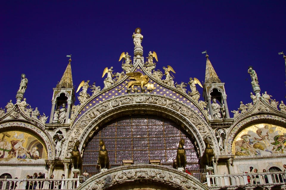 Venice: St. Mark's Basilica Ticket with Audio Guide - Dress code and security rules that can shut the door