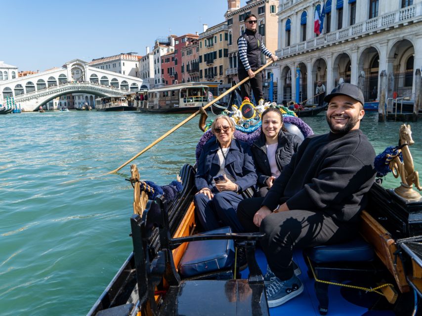 Venice: St. Mark's, Doges Palace, Rialto, and Gondola Tour - New Prisons and your “real” end point