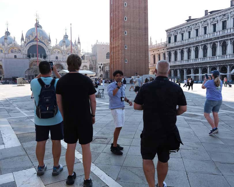 Venice: St Mark's Square & Rialto Walking Tour & Gondola - Gondola Gallery: learn the craft before you learn the romance