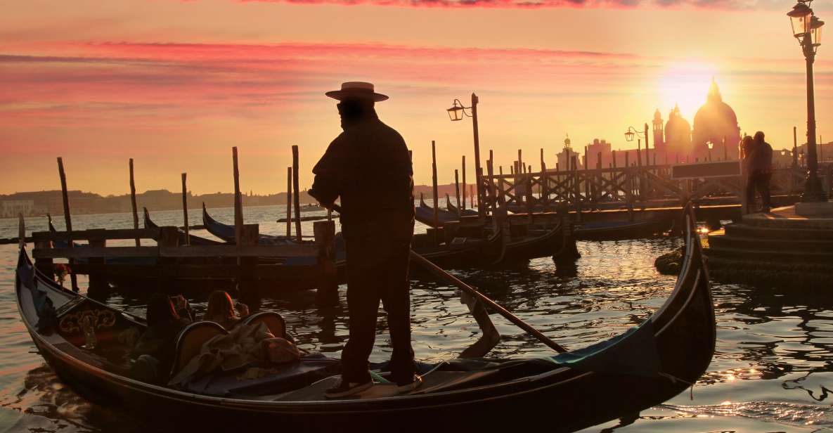 Venice: Sunset or Evening Gondola Tour - A 30-minute gondola that fits a real itinerary