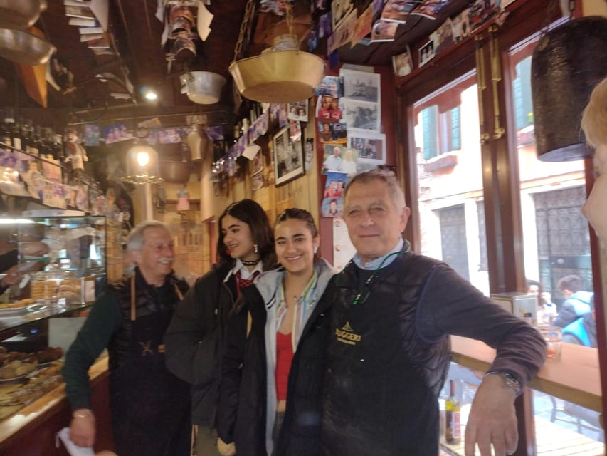 Venice: Sunset Walking Tour with Food and Wine Tastings - Key things I’d circle before you book