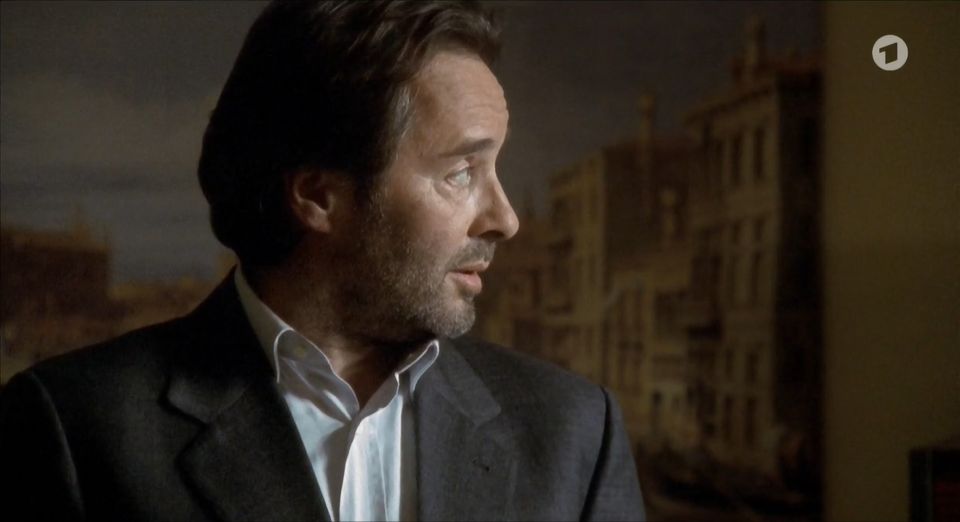 Venice: The Footsteps of Commissario Brunetti Walking Tour - The precinct moment: questura locations and the show’s finale