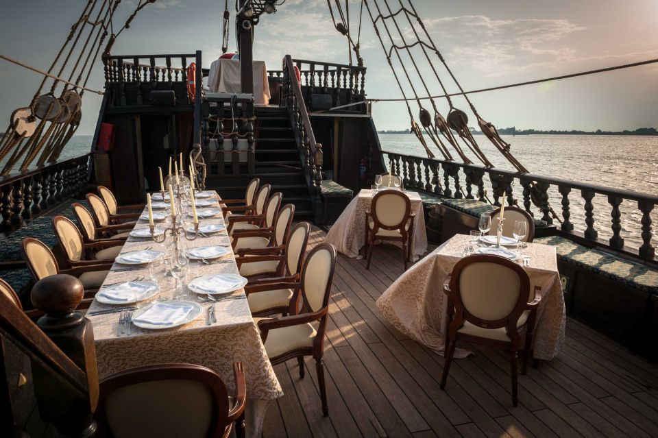 Venice: Venetian Lagoon Tour and Galleon Dinner - Who This Venice Galleon Dinner Cruise Fits Best