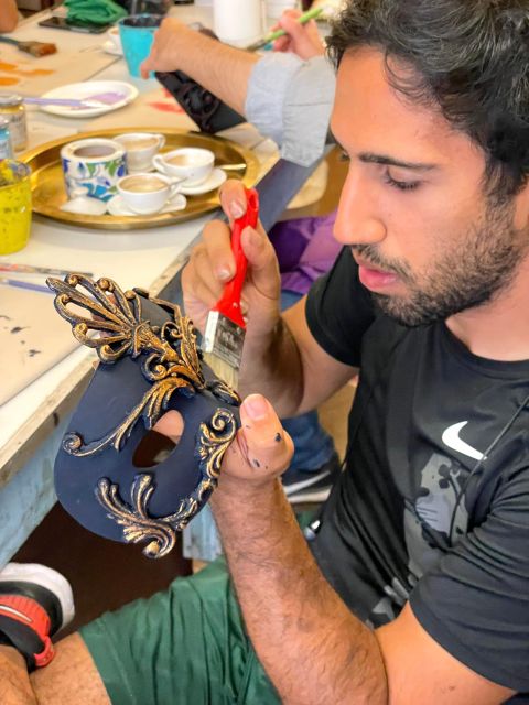 Venice: Venetian Masks Workshop - Choosing your paper-mâché mask base: make the shape your own