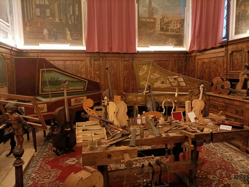 Venice: Vivaldi Baroque Concert Ticket and Free Music Museum - What to bring (and what to leave behind)