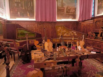 Venice: Vivaldi's Four Seasons Concert & Music Museum Visit - Interpreti Veneziani: the advantage of hearing Four Seasons in Venetian hands