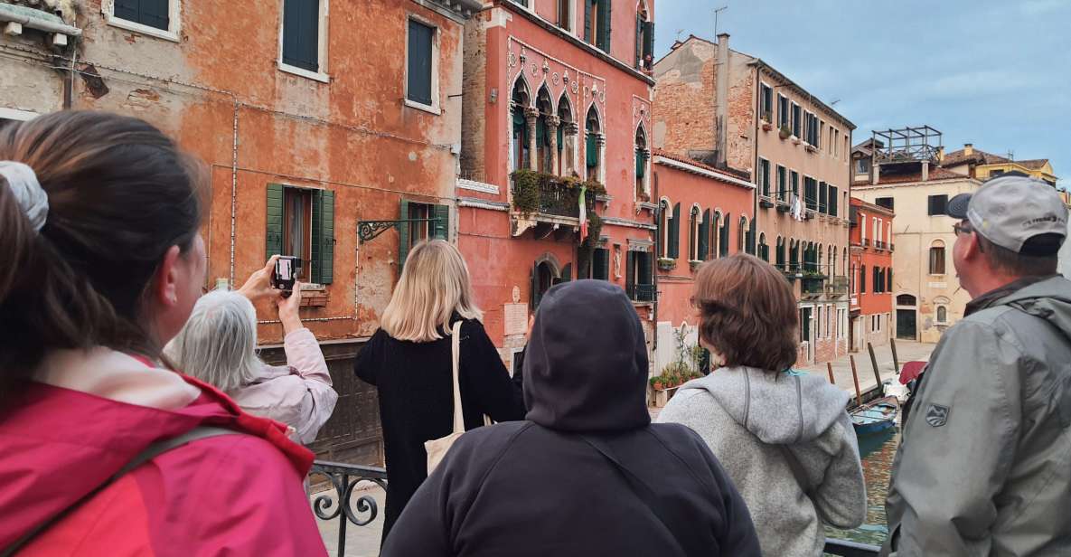 Venice: Walking Guided Tour of the City Must-See Sites - Basilica dei Frari and the Scuola Grande di San Rocco exterior views